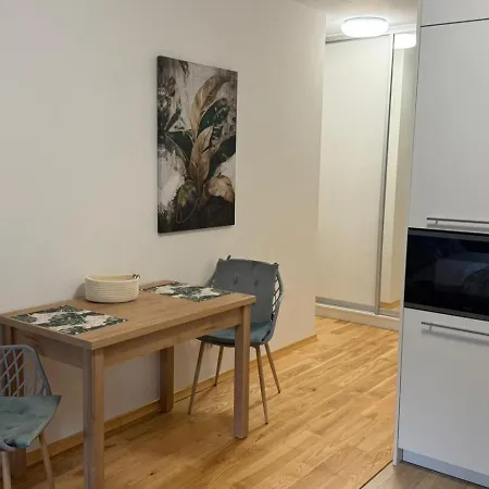 Leaf * فروتسواف