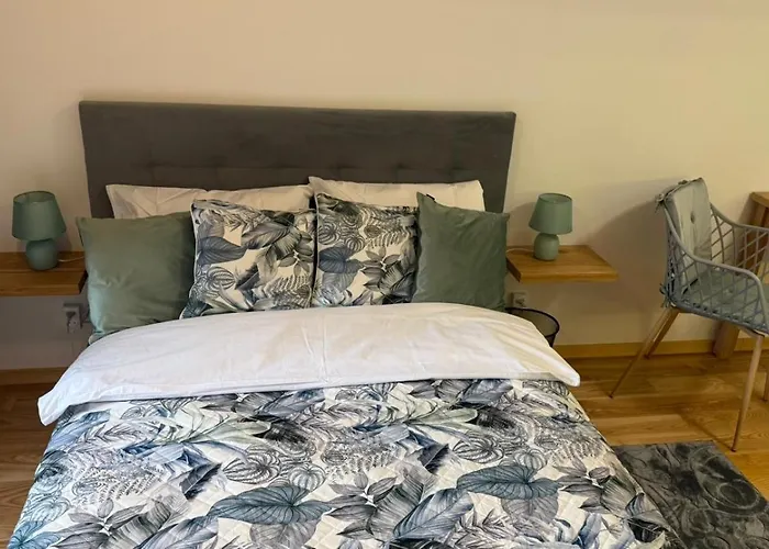 Leaf فروتسواف